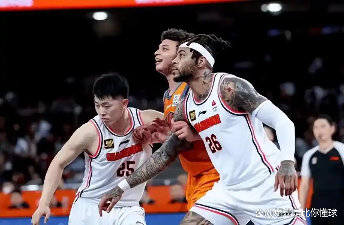 关于犹他爵士训练开放日，窗口期造点机会引欢呼，CBA季后赛在即，团队化学反应显著的信息