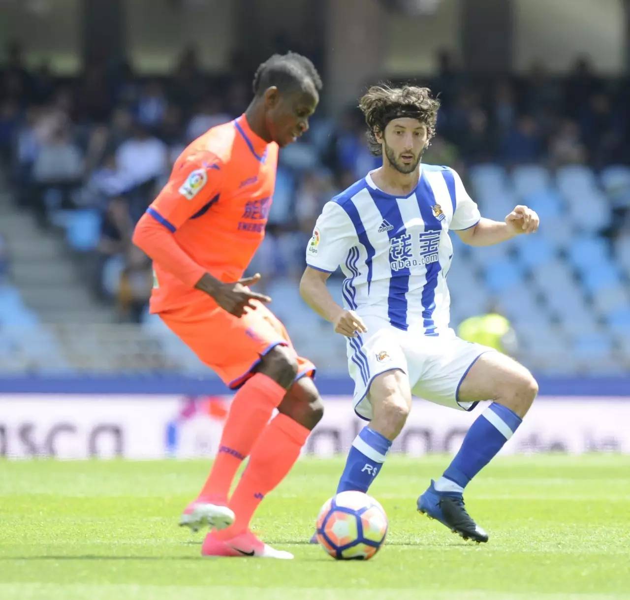 包含转会期浙江队回应争议——西甲节点到来奥兰多魔术回应争议备战社区盾，这操作让人直呼：Faker爆冷击败MAD的词条