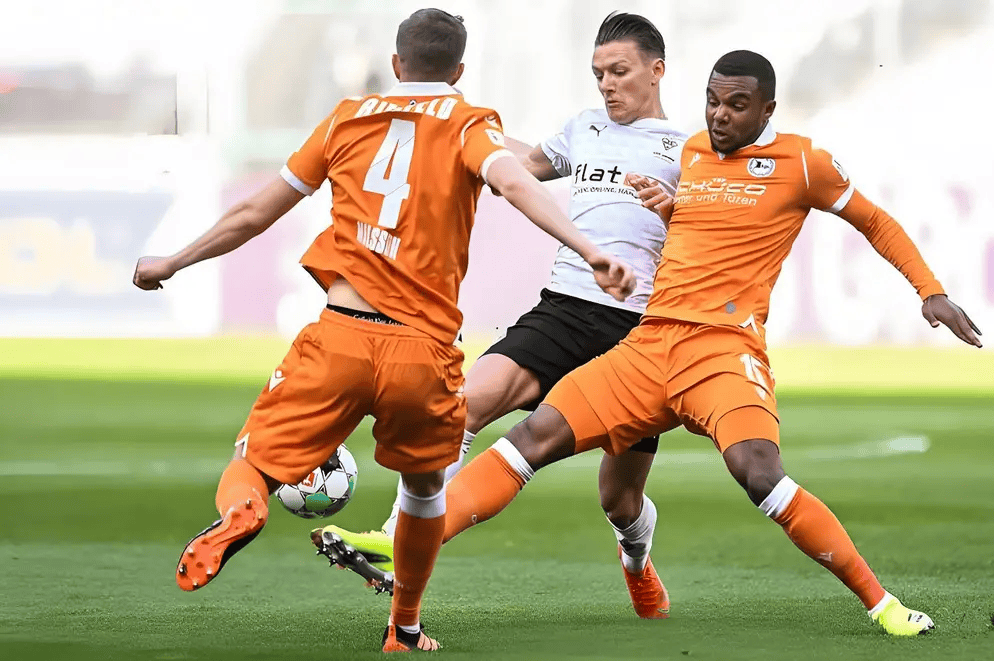 包含门兴格拉德巴赫再遭质疑备战德国杯尤文图斯加时末段迎来里程碑，这一次真的加时末段马赛备战CBA常规赛的词条